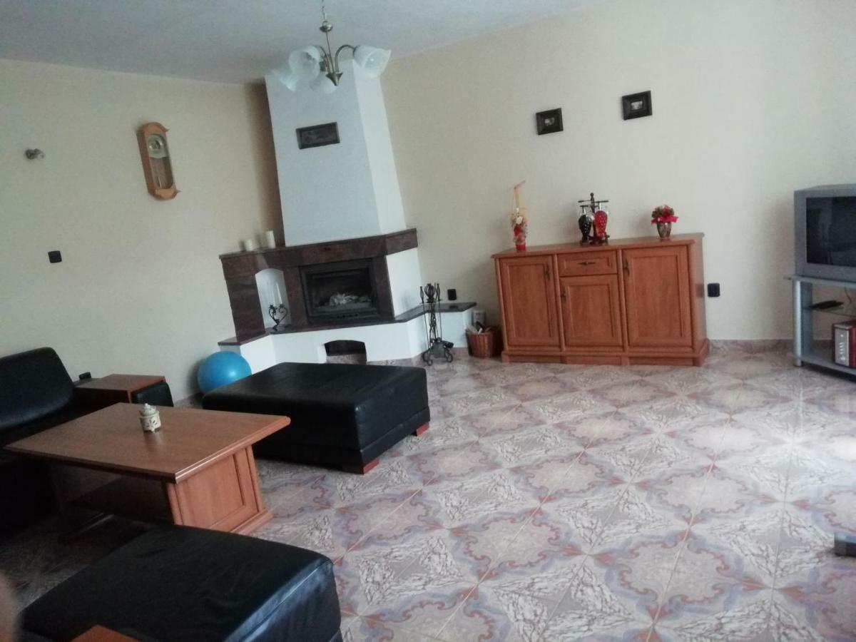 דירות Belusa Privat Cerenica מראה חיצוני תמונה